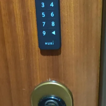 Appartamento Frank Host Lux , Metro A A 50 M, Simple Check-in Con Codice A Qualsiasi Orario