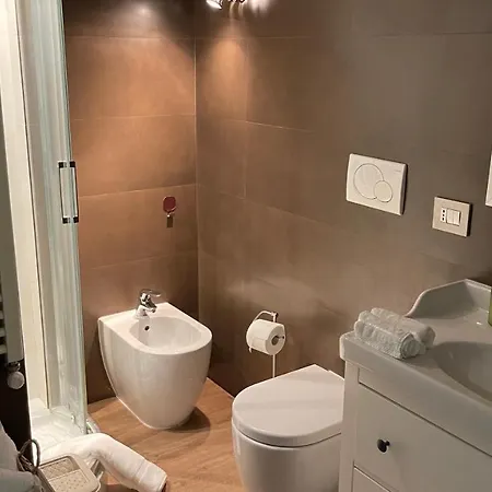 Apartment Frank Host Lux , Metro A A 50 M, Simple Check-in Con Codice A Qualsiasi Orario Rome